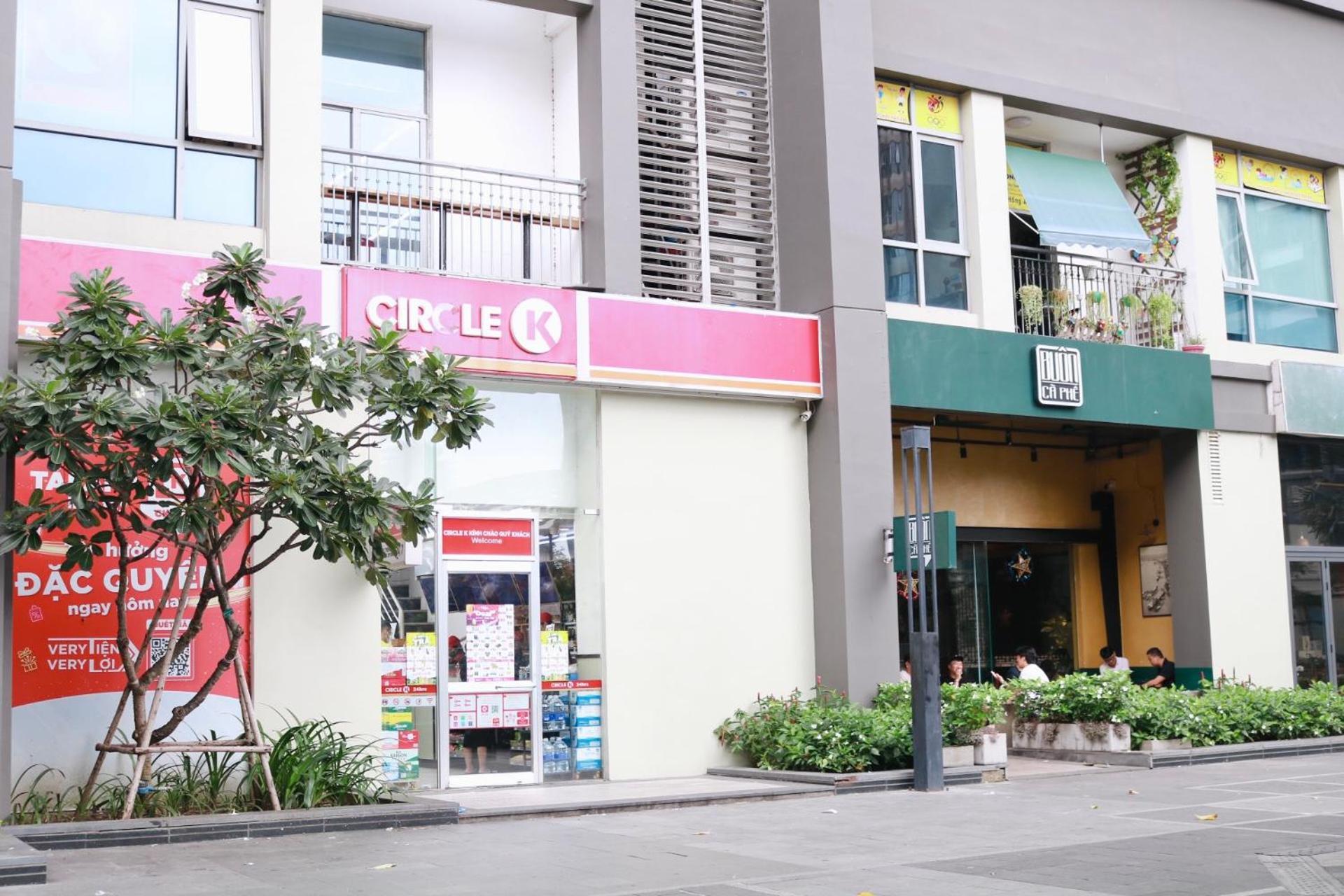Vinhomes Park Snowland Ho Dich Vu Ho Chi Minh City